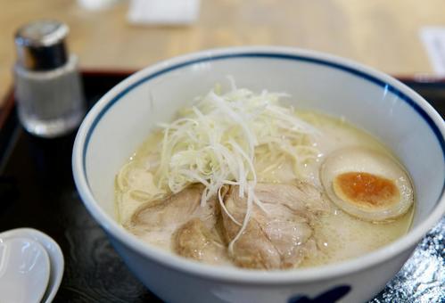 塩ラーメン 塩ラーメンの写真