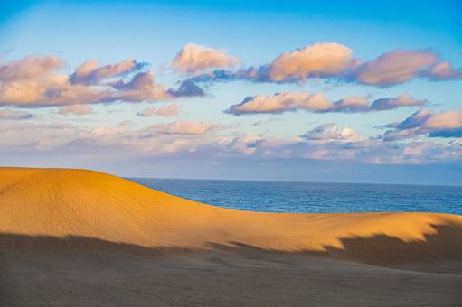 鳥取県　鳥取砂丘の風景 鳥取砂丘,日本の風景,自然の写真素材