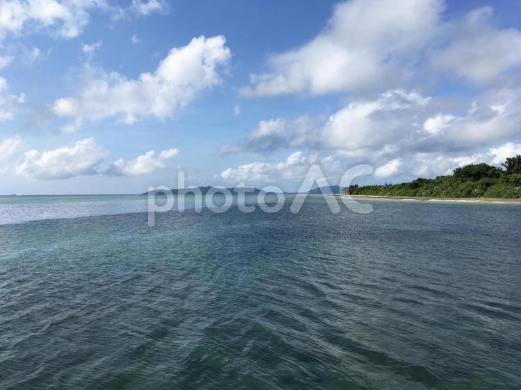 沖縄県竹富島の美しい海 沖縄,竹富島,海の写真素材