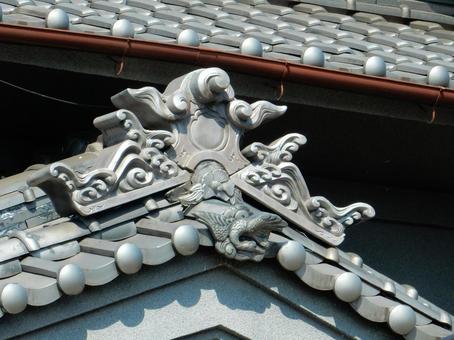 【風景写真】鬼瓦 【風景写真】鬼瓦 鬼瓦,瓦,屋根の写真素材