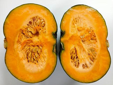 かぼちゃ 二等分 かぼちゃ 二等分 かぼちゃ,野菜,緑黄色野菜の写真素材