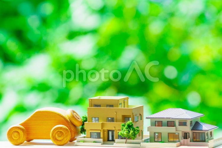 木製の車と住宅模型 住宅,不動産,ビジネスの写真素材