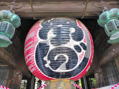 成田山新勝寺 仁王門の提灯 成田山新勝寺 仁王門の提灯 成田山,新勝寺,仁王門の写真素材