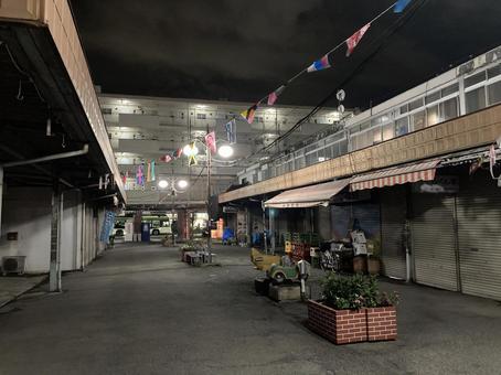 夜の団地 団地,夜,散歩の写真素材