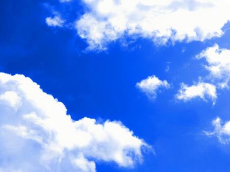 青空と白い雲 紫外線 UVカット風景 青空と白い雲 紫外線 UVカット風景 空,入道雲,夏の写真素材