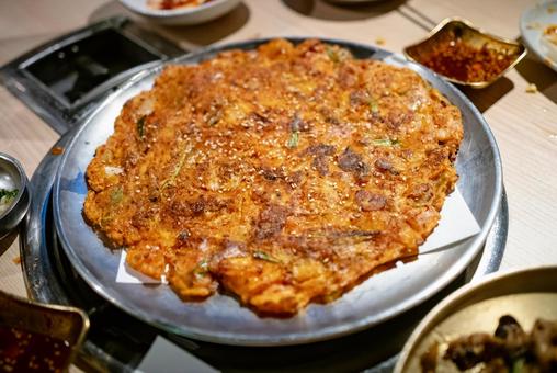 チヂミ チヂミ チヂミ,キムチ,韓国料理の写真素材