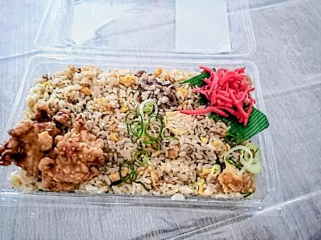 食事 チャーハンと唐揚げ 食事 チャーハンと唐揚げ チャーハン,唐揚げ,中華の写真素材