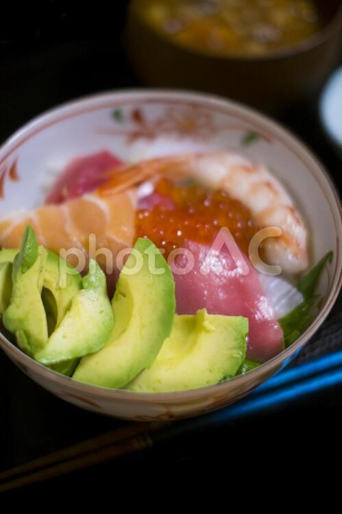 お家で手作り海鮮丼 海鮮丼,刺身,お刺身の写真素材