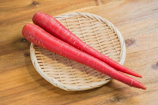 金時人参 金時人参,根菜,竹ざるの写真素材