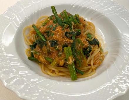 紅ズワイガニとほうれん草のパスタ 紅ズワイガニとほうれん草のパスタの写真