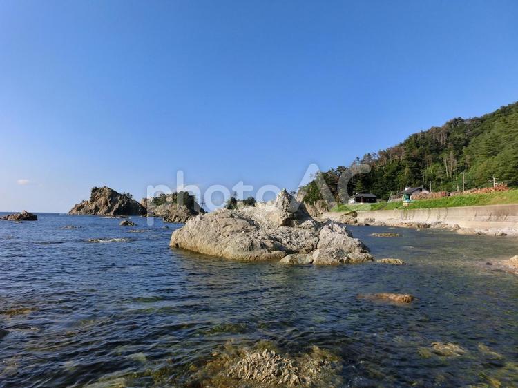新潟県にある笹川流れ付近の海岸 笹川流れ,村上,海の写真素材