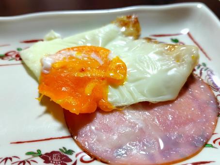 ハムずれて ハムエッグ,目玉焼き,ハムの写真素材