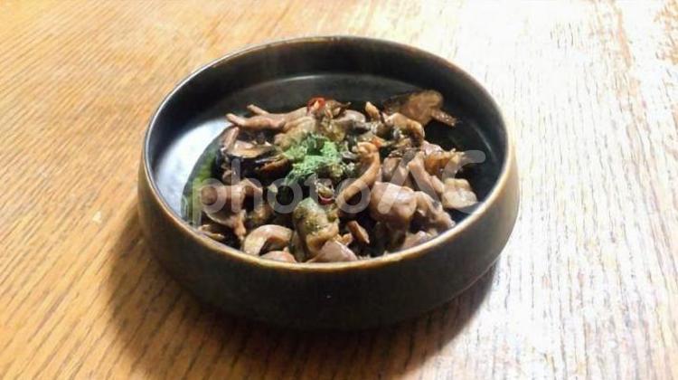 砂肝と椎茸のアヒージョ 砂肝と椎茸のアヒージョ,砂肝,椎茸の写真素材