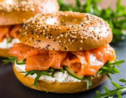 サーモンベーグルサンドの写真