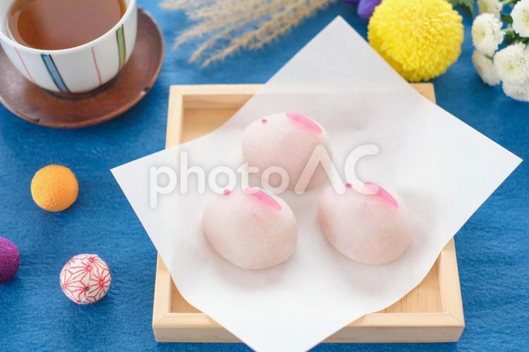お月見ティータイム お月見,まんじゅう,和菓子の写真素材