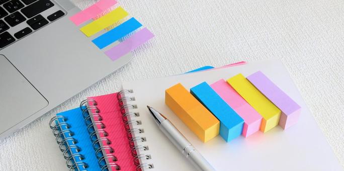 ビジネスツール 付箋とノート 筆記用具 ビジネスツール 付箋とノート 筆記用具 文房具,筆記用具,事務用品の写真素材