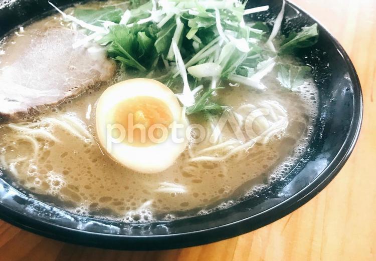 塩豚骨らーめん 塩豚骨らーめん,豚骨らーめん,豚骨の写真素材