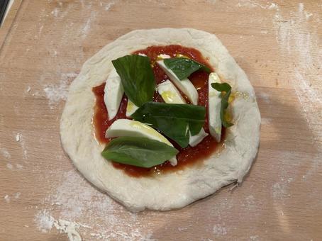 マルゲリータピッツァの生地 ピザ,マルゲリータ,イタリアンの写真素材