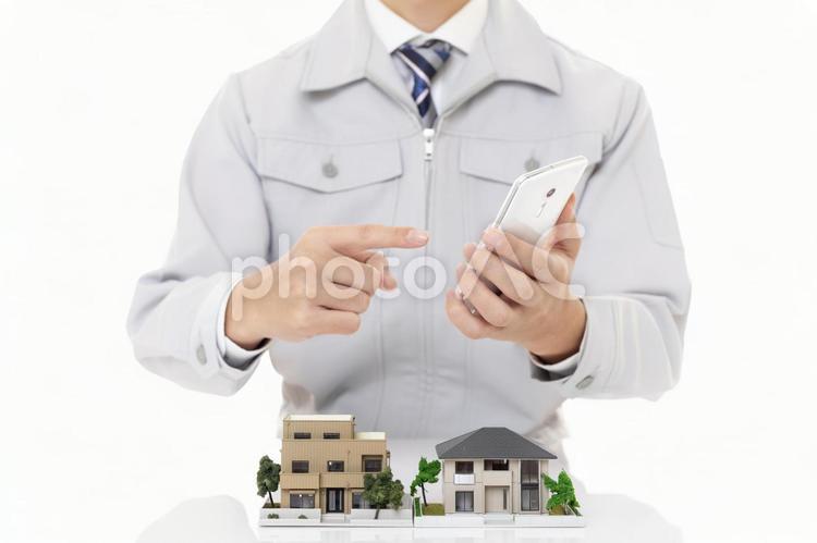 住宅模型 男性 設計,不動産,男性の写真素材