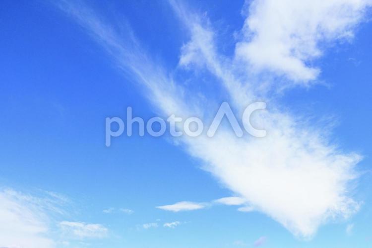 青空とコピースペース 青空,背景,空背景の写真素材