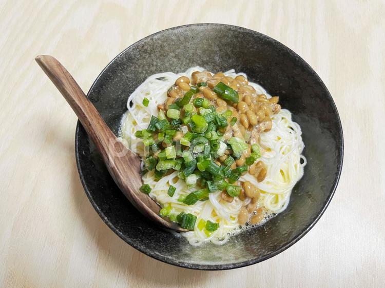 納豆たまごそうめん 納豆,そうめん,ソーメンの写真素材