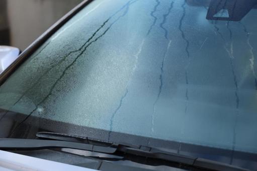 フロントガラスの夜露 夜露,フロントガラス,冬の写真素材