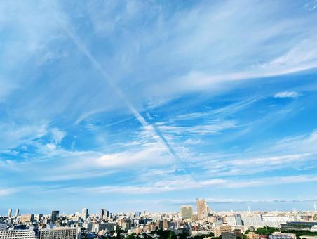 飛行機雲の影の写真