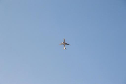 青空と飛行機 青空と飛行機の写真