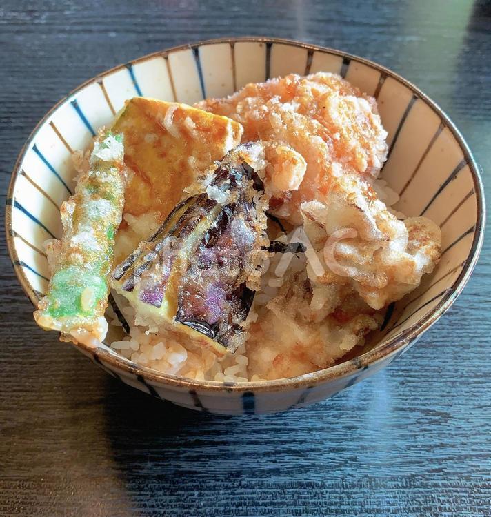 天丼　丼　ご飯　和食　素材 天丼,食べ物,ごはんの写真素材