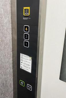 スキップフロア式エレベーター スキップフロア式エレベーターの写真