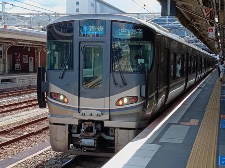 普通 近江舞子行 普通 近江舞子行 鉄道,jr,jr西日本の写真素材