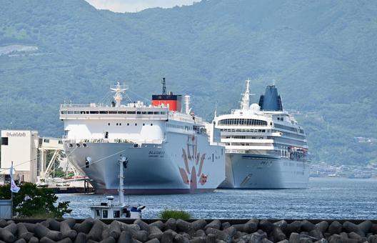 客船 客船 サンフラワー,飛鳥,客船の写真素材