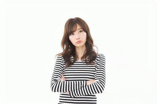 若い女性 ボーダー 考える 若い女性 ボーダー 考えるの写真