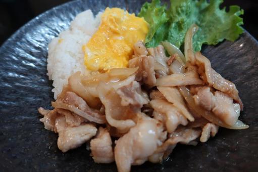 しょうが焼きのワンプレート(アップ) しょうが焼きのワンプレート(アップ)の写真