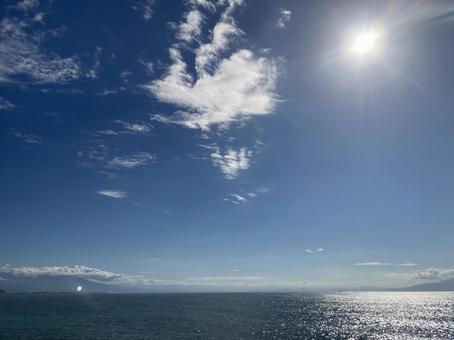 朝の海 空,海,青の写真素材