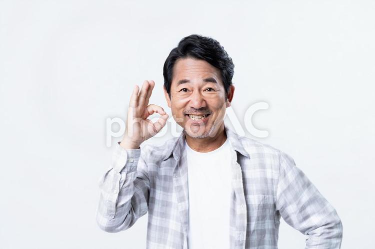 OKサインのミドルの男性 成功,男性,okの写真素材