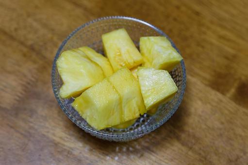 Cut pineapple, JPG