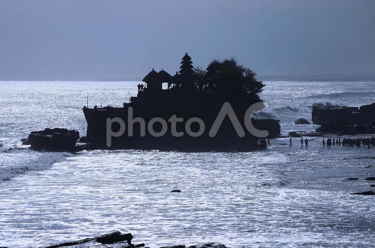 タナロット寺院 タナロット寺院,海,波の写真素材