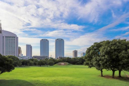 公園と高層ビル 公園,花時計,海浜幕張の写真素材