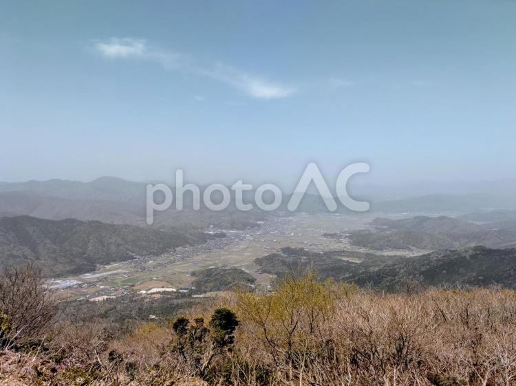 大江山から街を見渡す 春,4月,山の写真素材