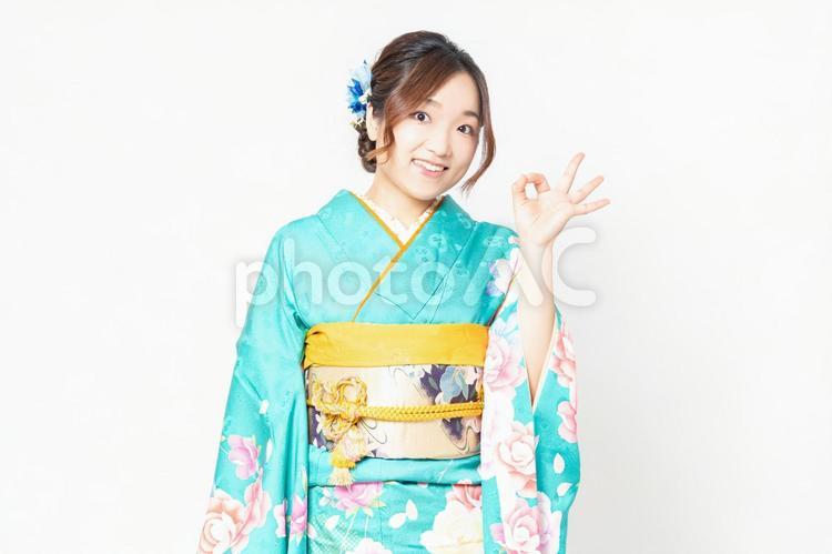 OKのジェスチャーをする振袖を着た女性 女性,成功,おすすめの写真素材