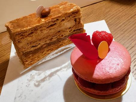 東京、ケーキ屋のミルフィーユとマカロン 東京、ケーキ屋のミルフィーユとマカロンの写真