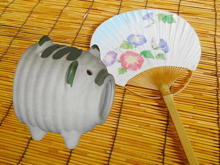 蚊取り線香入れとうちわ 蚊取り線香入れとうちわの写真