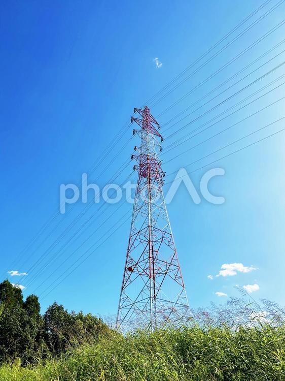 鉄塔と青空の風景 鉄塔,送電線,電線の写真素材
