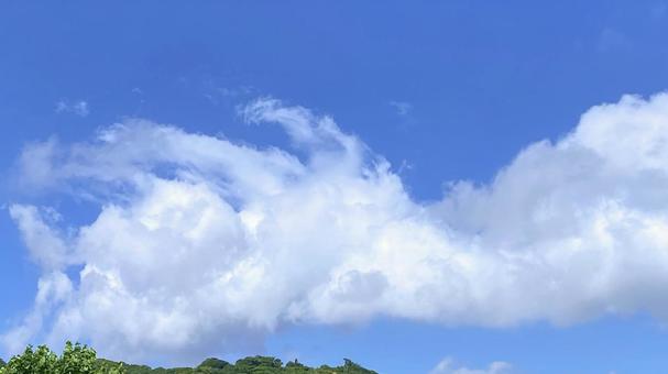 青空に浮かぶ美しい雲 青空に浮かぶ美しい雲の写真