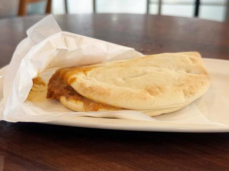 カルツォーネ カルツォーネ,チーズ,モッツァレラチーズの写真素材