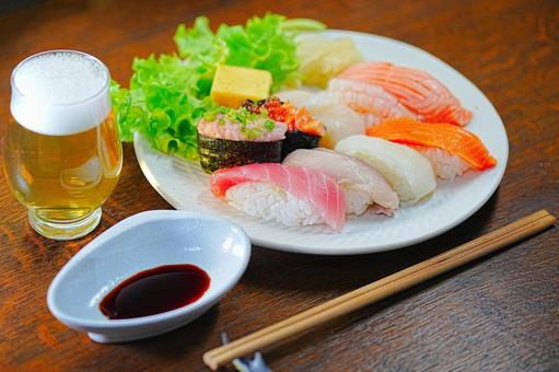 ビールと握りずし ビールと握りずし 食事,食卓,ビールの写真素材