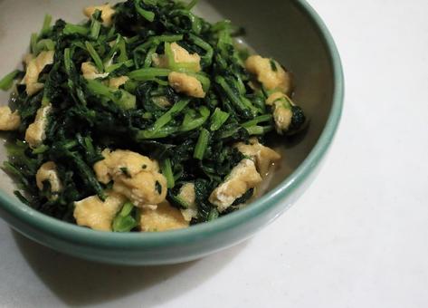 葉大根の胡麻油炒め 葉大根の胡麻油炒め 大根,ダイコン,野菜の写真素材