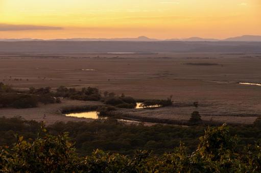 日没後の静かな釧路湿原を流れる釧路川 釧路川,釧路湿原,蛇行の写真素材