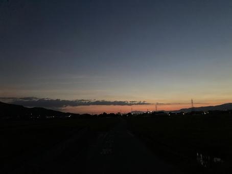 夕暮れ時のマジックアワー 夕暮れ時のマジックアワーの写真